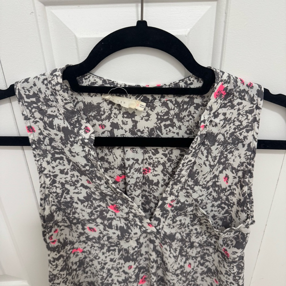 Nordstrom Gray and Pink Patterned Top